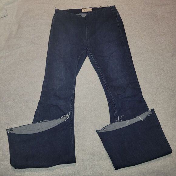 Free People Denim - Free People We The Free Penny Pull On Stretch Flare‎ Jeans DARK Blue Wash 28 R